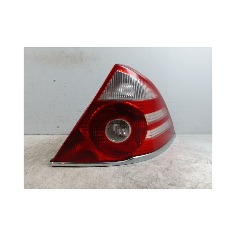 FEU ARRIERE DROIT FORD MONDEO 2000-2007