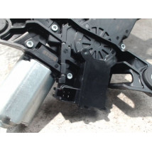 MOTEUR ESSUIE-GLACE ARRIERE TOYOTA YARIS 2005-