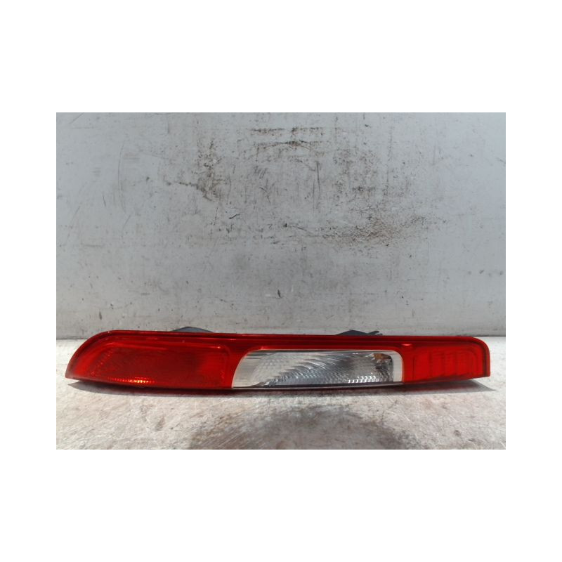 FEU ARRIERE GAUCHE  FORD FOCUS