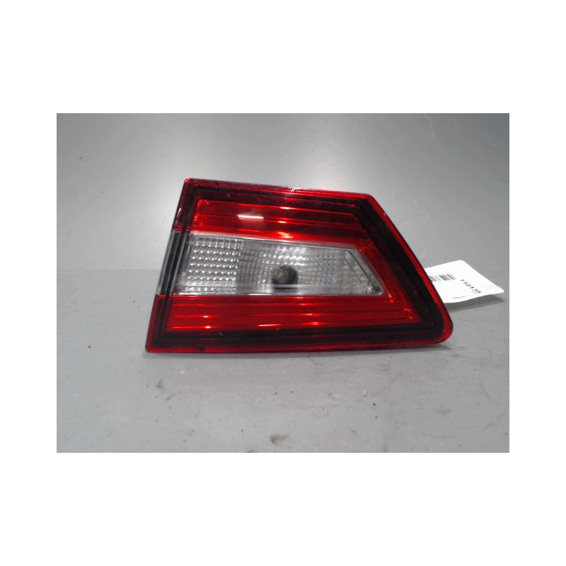 FEU ARRIERE INTERIEUR DROIT RENAULT CLIO