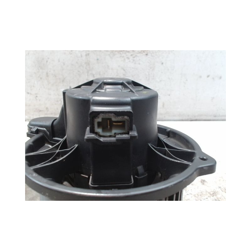 MOTEUR VENTILATEUR CHAUFFAGE KIA CEE´D