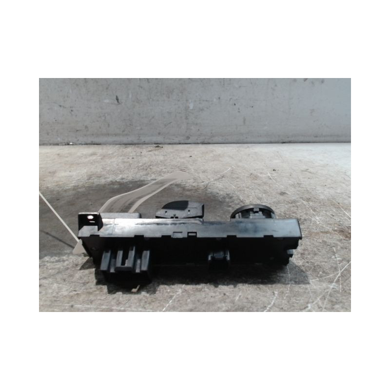 COMMANDE LEVE-GLACE PORTE AVG FORD FOCUS 2008-