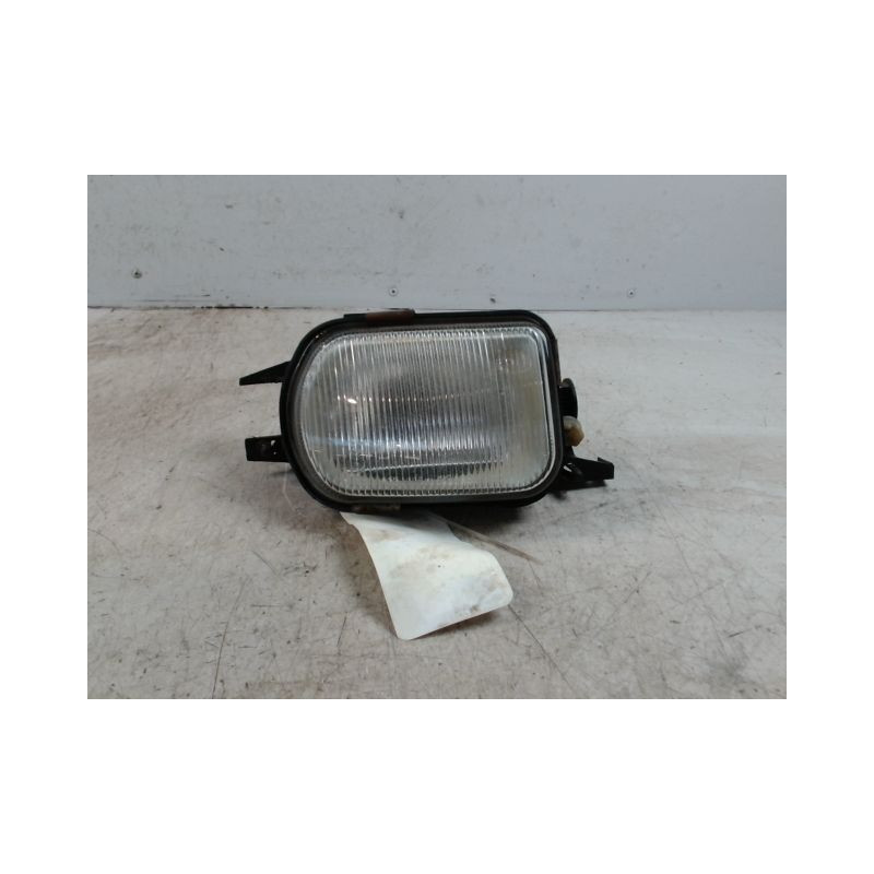 PHARE ANTIBROUILLARD AVANT GAUCHE MERCEDES CLASSE C 2000-