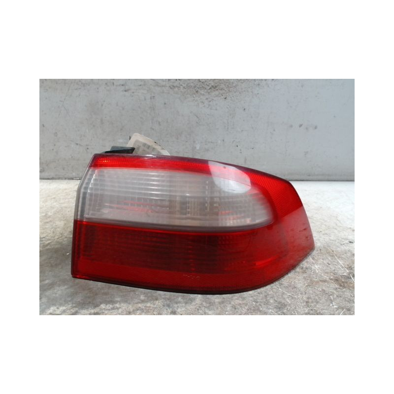 FEU ARRIERE DROIT RENAULT LAGUNA II ESTATE 00-05