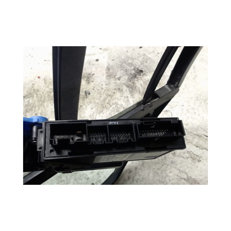 MECANISME+MOTEUR LEVE-GLACE AVANT DROIT AUDI A2