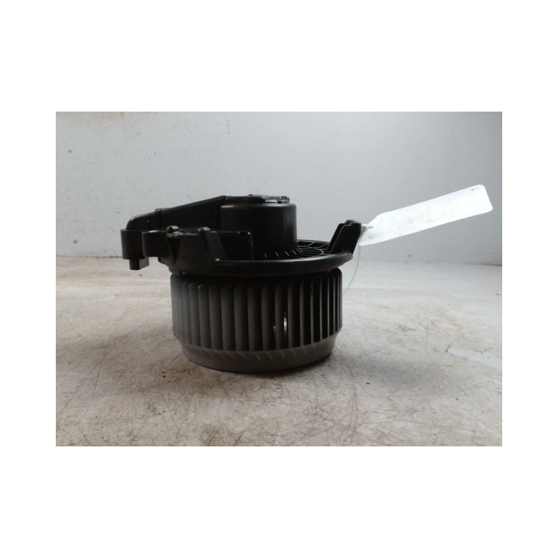 MOTEUR VENTILATEUR CHAUFFAGE TOYOTA AURIS 2010-