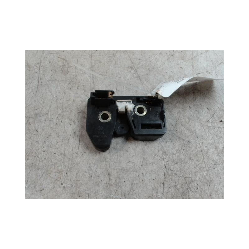 SERRURE HAYON  VOLKSWAGEN POLO 94-99