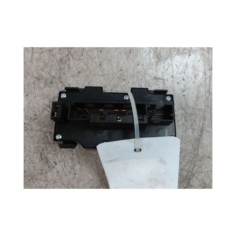 BOUTON DE WARNING MERCEDES E300