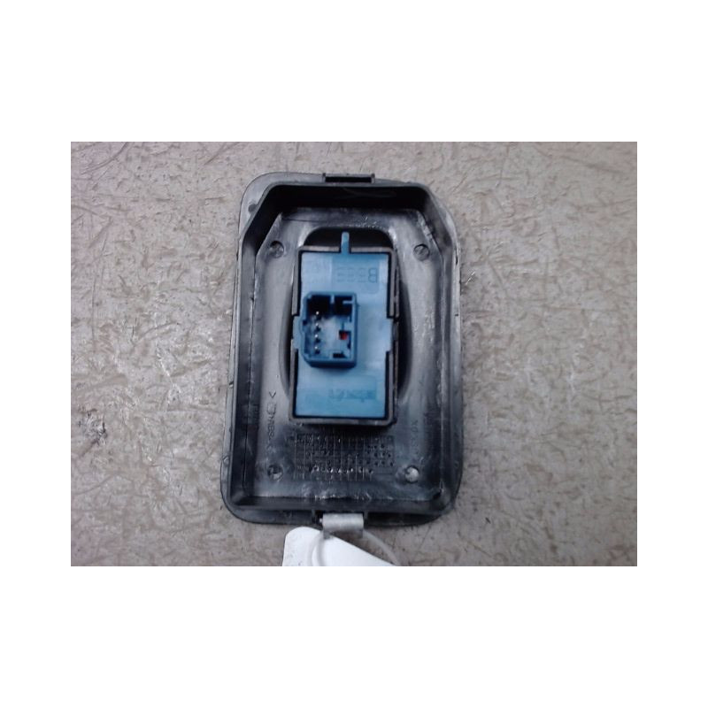 COMMANDE LEVE-GLACE PORTE AVD CITROEN NEMO