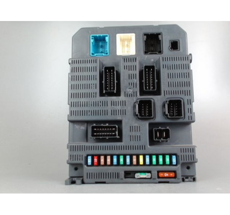 PLATINE FUSIBLE AV