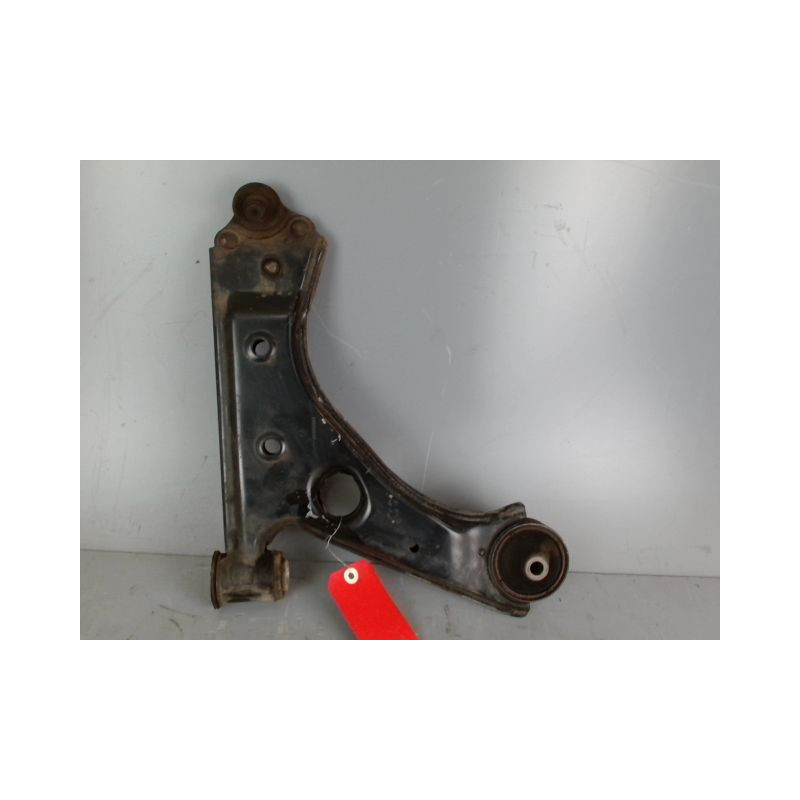 TRIANGLE INFERIEUR AVANT DROIT OPEL CORSA
