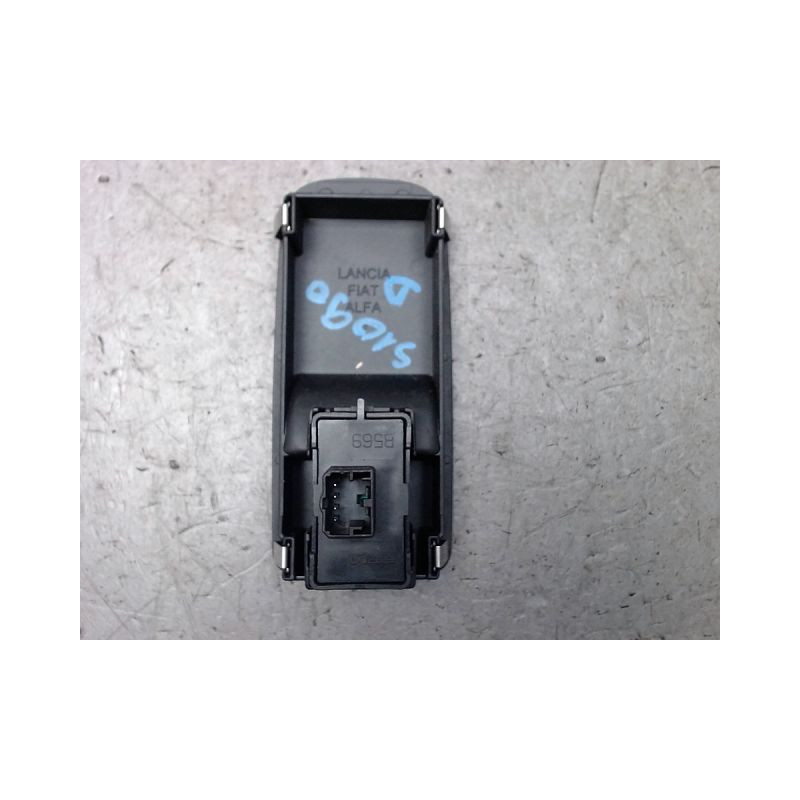 COMMANDE LEVE-GLACE PORTE AVD ALFA ROMEO MITO PHASE 1  DIESEL