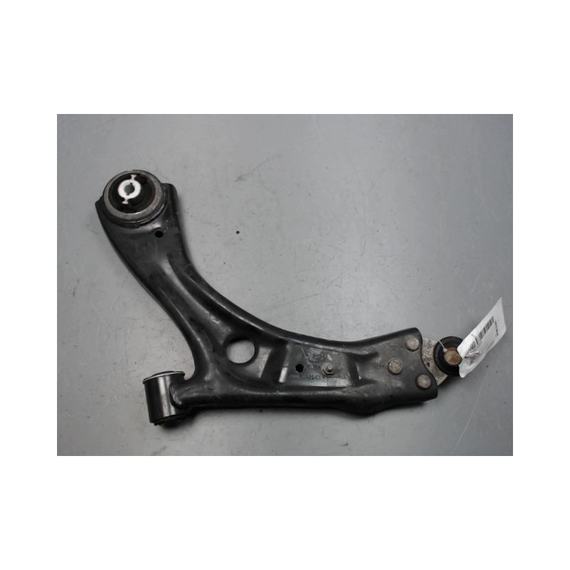 TRIANGLE INFERIEUR AVANT GAUCHE FORD FOCUS