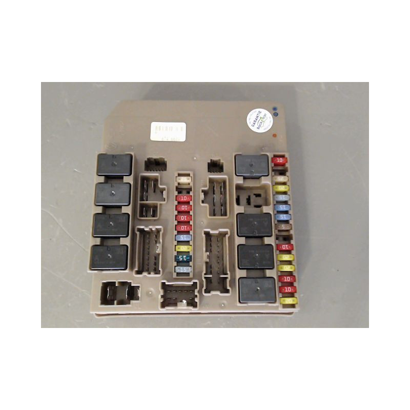 BOITE A FUSIBLES RENAULT CLIO III ESTATE 2008-