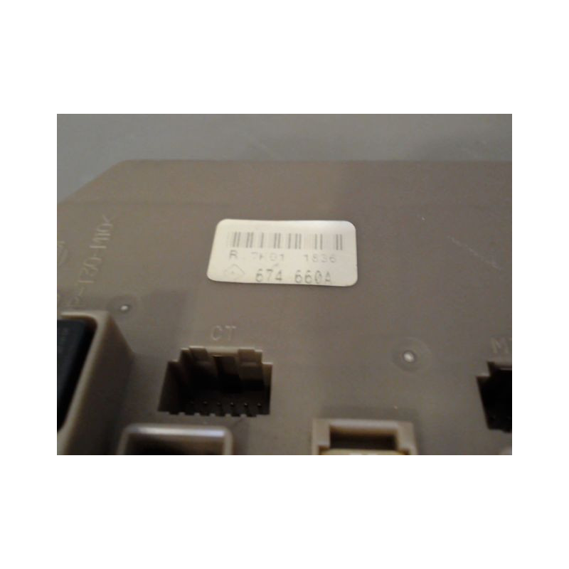 BOITE A FUSIBLES RENAULT CLIO III ESTATE 2008-