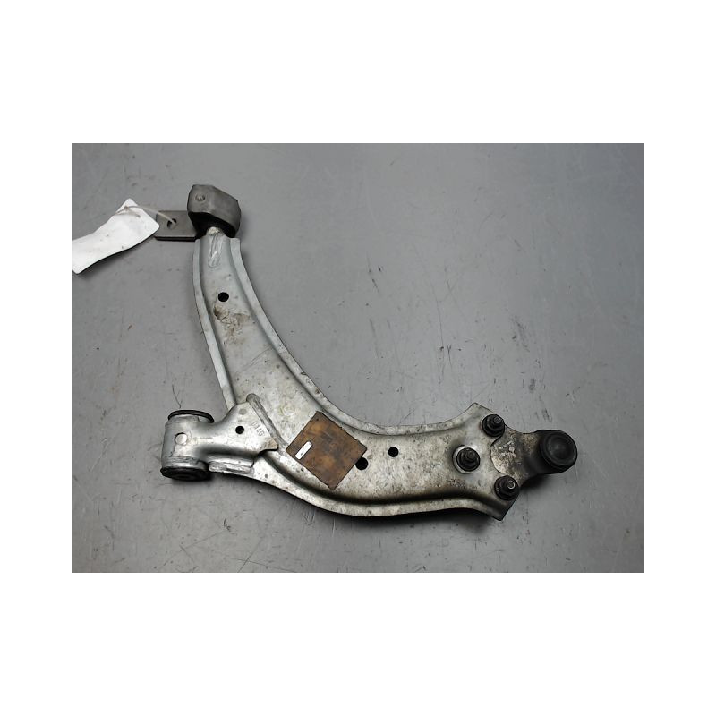 TRIANGLE INFERIEUR AVANT DROIT PEUGEOT 306