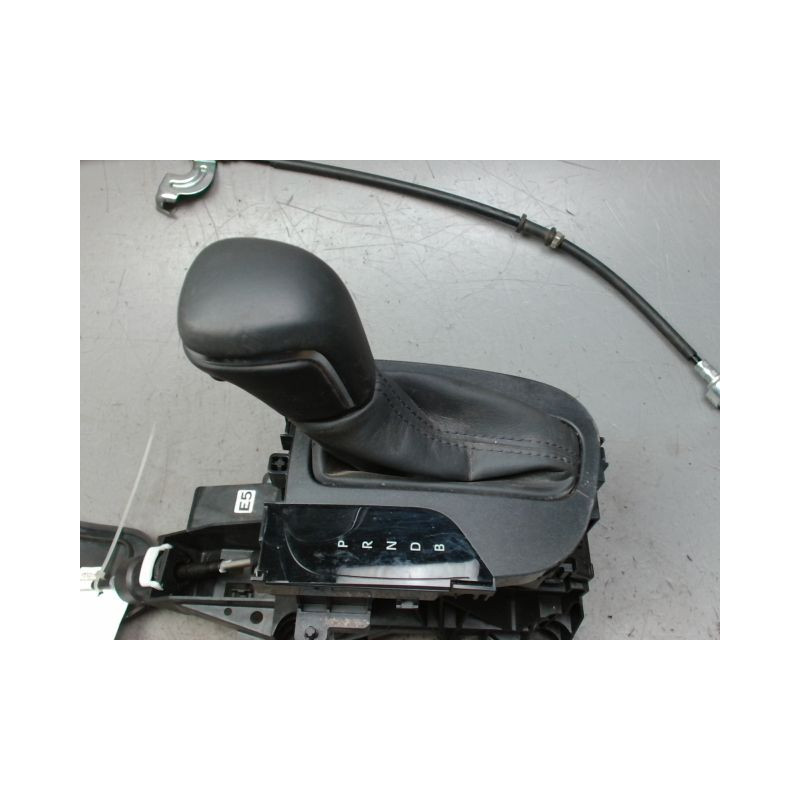 LEVIER DE VITESSES TOYOTA YARIS CRO 