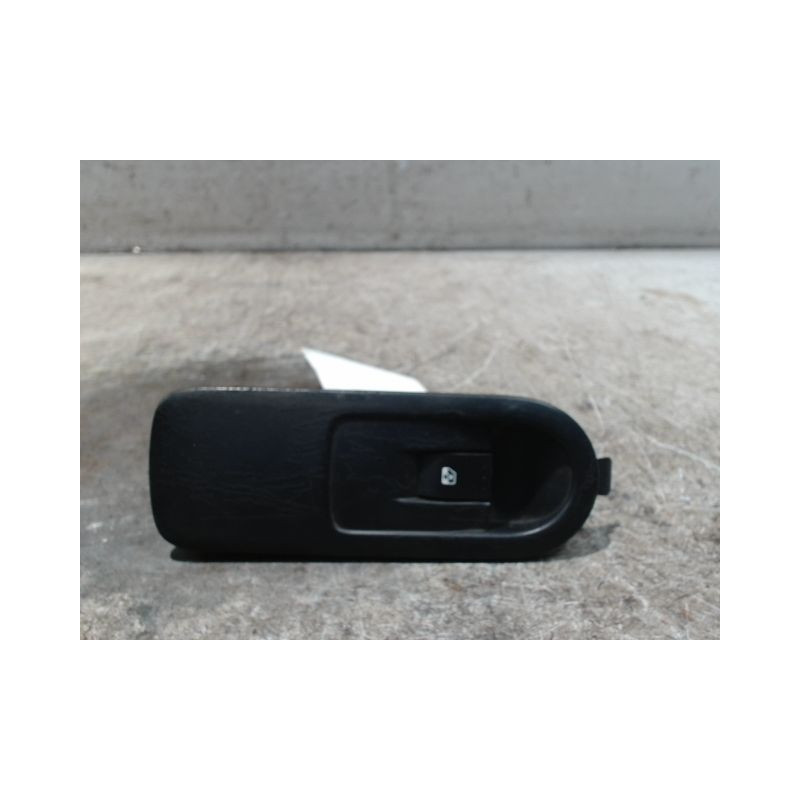 COMMANDE LEVE-GLACE PORTE AVD RENAULT MEGANE  SCENIC