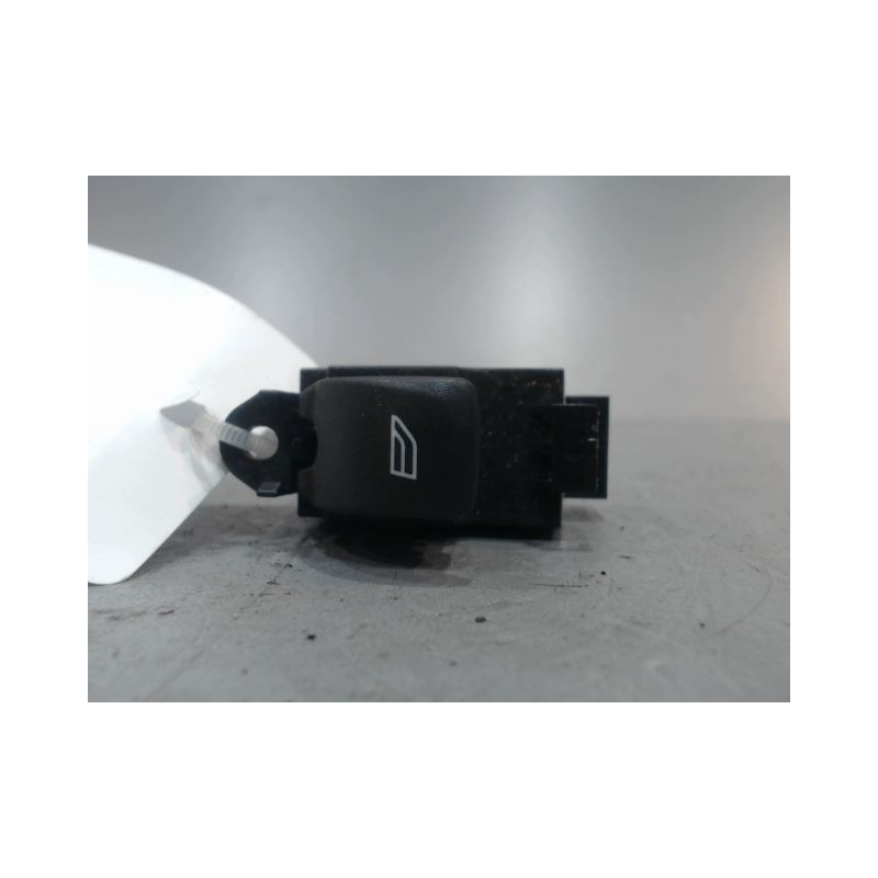 COMMANDE LEVE-GLACE PORTE AVD VOLVO C30