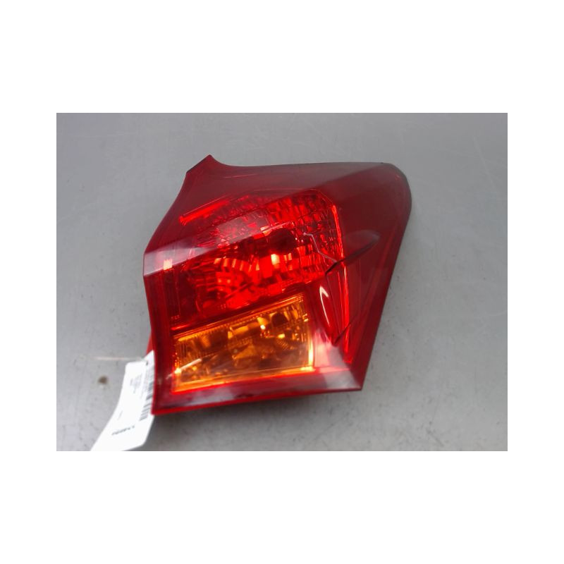 FEU ARRIERE DROIT TOYOTA AURIS 2010-