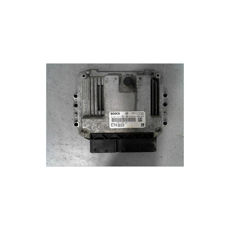 CALCULATEUR MOTEUR OPEL ZAFIRA 05-07