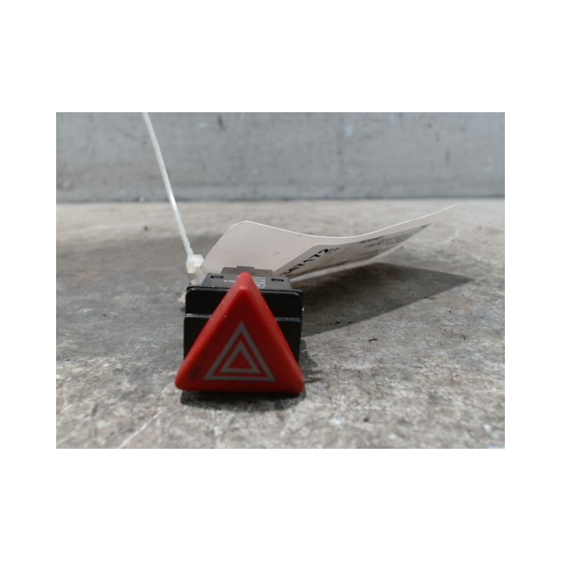 BOUTON DE WARNING AUDI A3 2003-