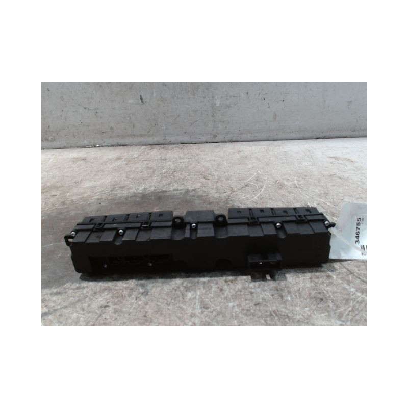 BOUTON DE WARNING MERCEDES CLASSE C BREAK 2004-
