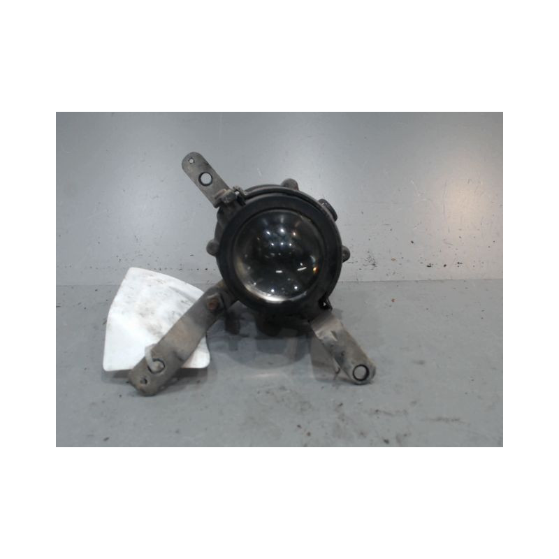 PHARE ANTIBROUILLARD AVANT DROIT HYUNDAI TRAJET