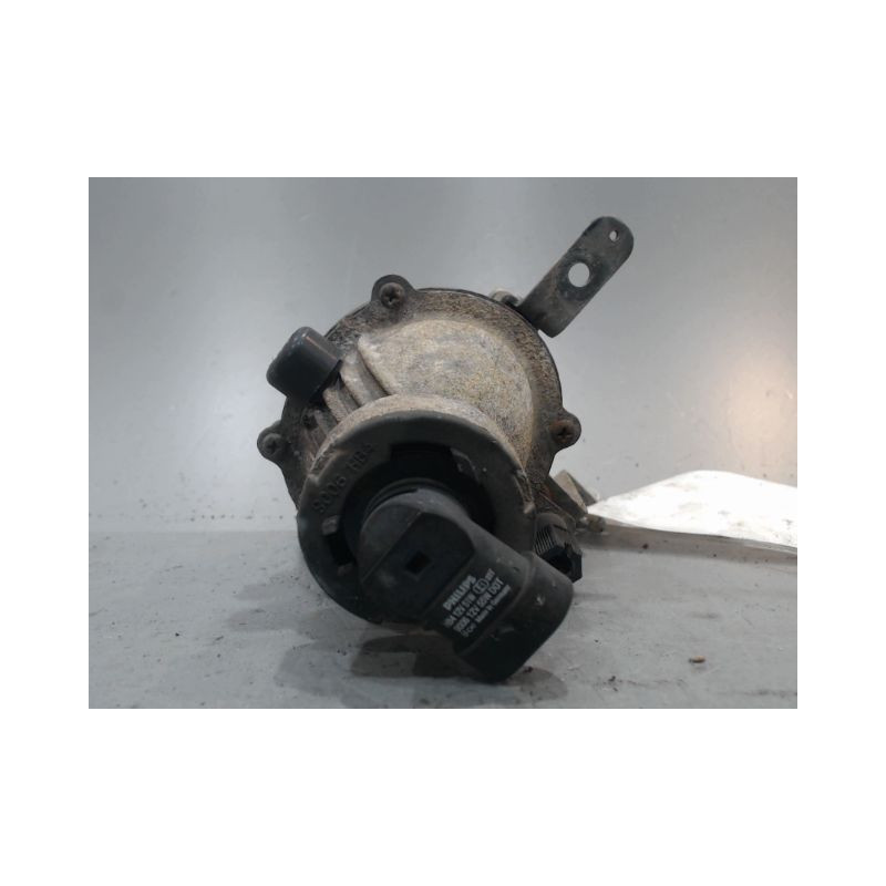 PHARE ANTIBROUILLARD AVANT DROIT HYUNDAI TRAJET