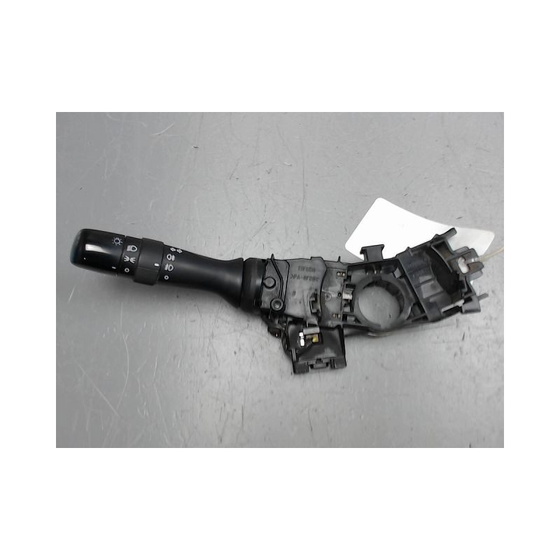 COMMANDE CLIGNOTANT TOYOTA HILUX  X-TRA CABINE