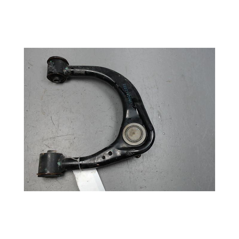 TRIANGLE SUPERIEUR AVANT DROIT TOYOTA HILUX  X-TRA CABINE
