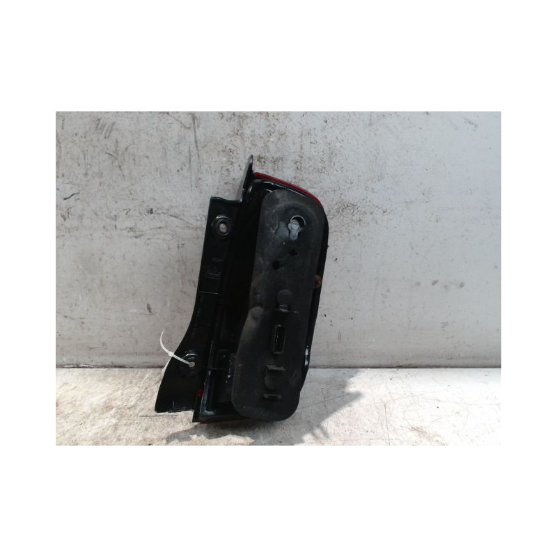 FEU ARRIERE GAUCHE  NISSAN MICRA 2009-