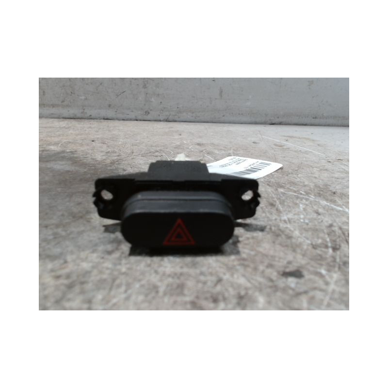 BOUTON DE WARNING HYUNDAI I10