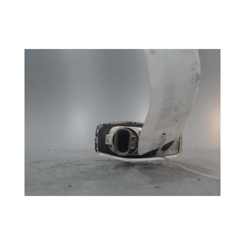 REPETITEUR AILE DROIT HYUNDAI TRAJET