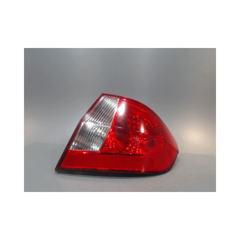 FEU ARRIERE DROIT HYUNDAI GETZ