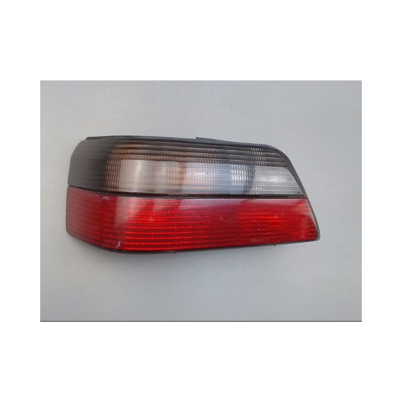 FEU ARRIERE GAUCHE  PEUGEOT 605