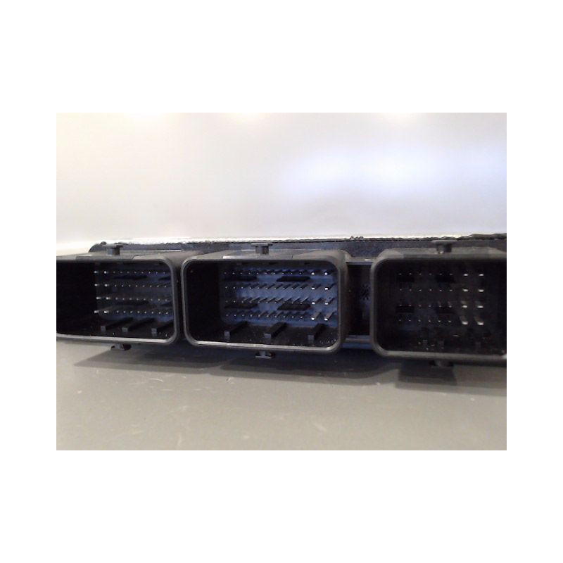 CALCULATEUR MOTEUR RENAULT CLIO