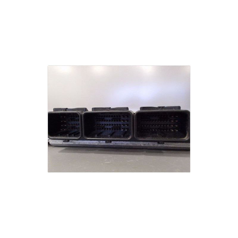 CALCULATEUR MOTEUR RENAULT TRAFIC