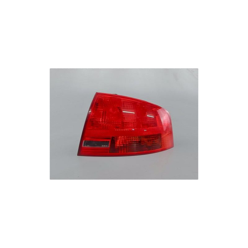 FEU ARRIERE DROIT AUDI A4