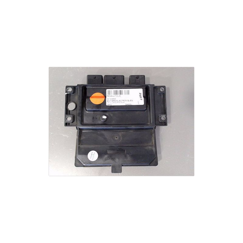CALCULATEUR MOTEUR RENAULT CLIO