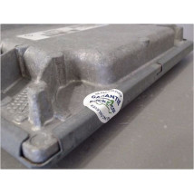 CALCULATEUR MOTEUR RENAULT CLIO