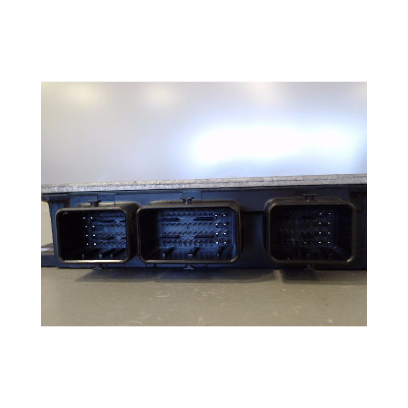 CALCULATEUR MOTEUR RENAULT MEGANE