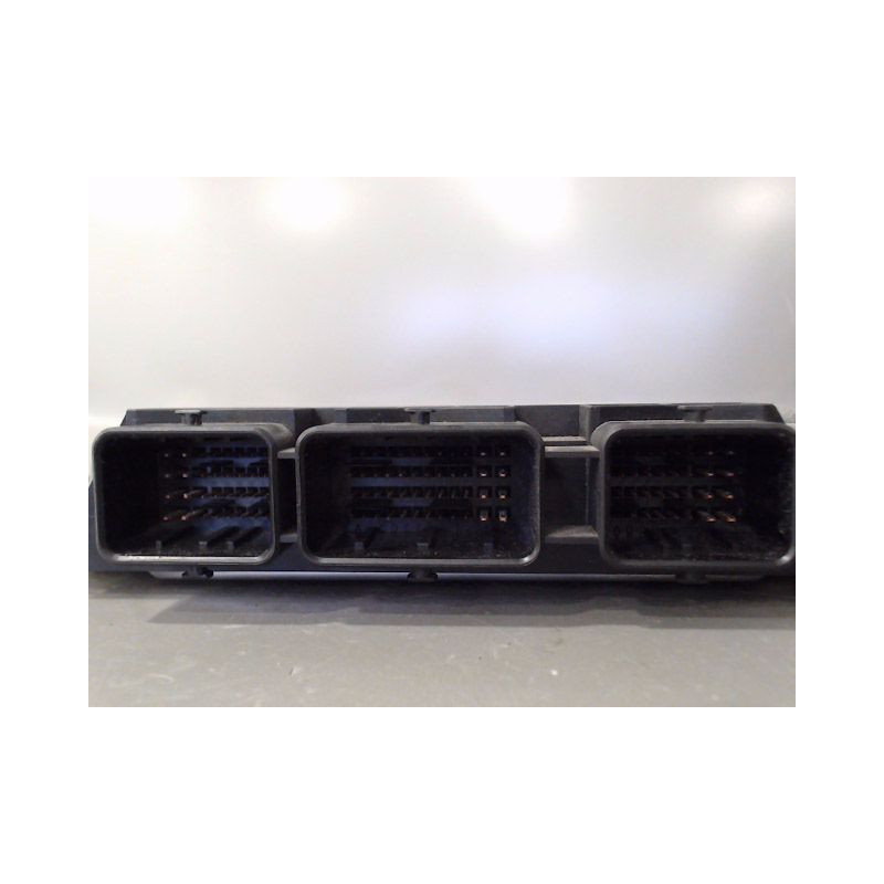 CALCULATEUR MOTEUR RENAULT LAGUNA