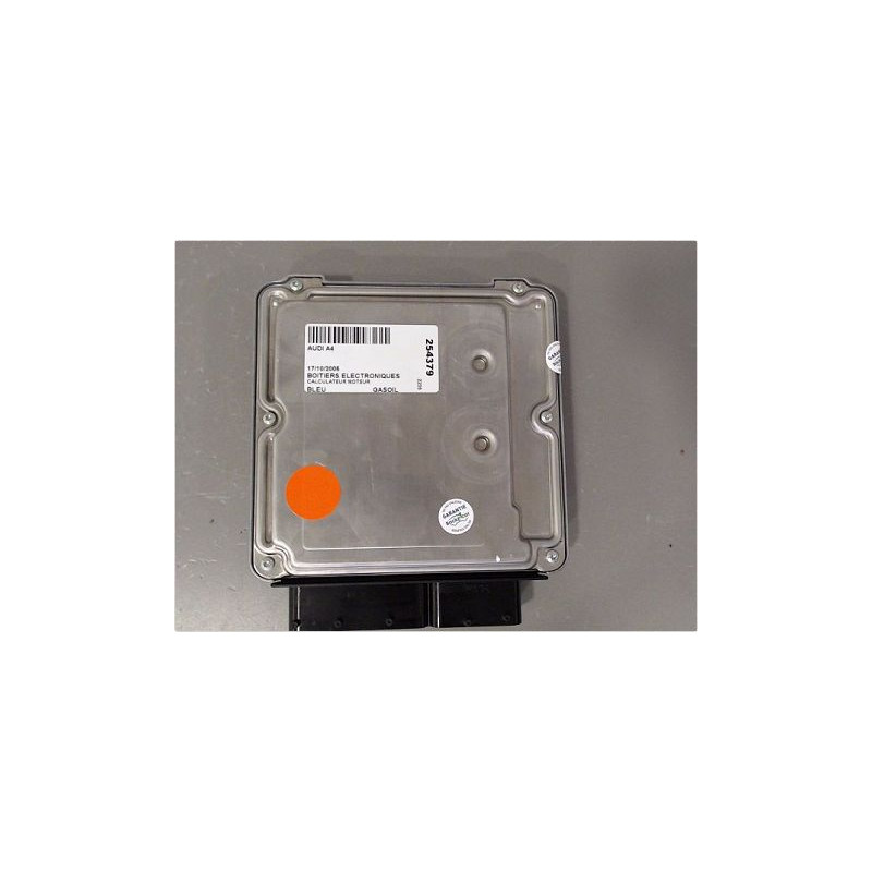 CALCULATEUR MOTEUR AUDI A4