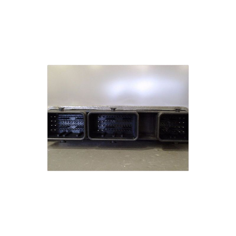 CALCULATEUR MOTEUR RENAULT CLIO