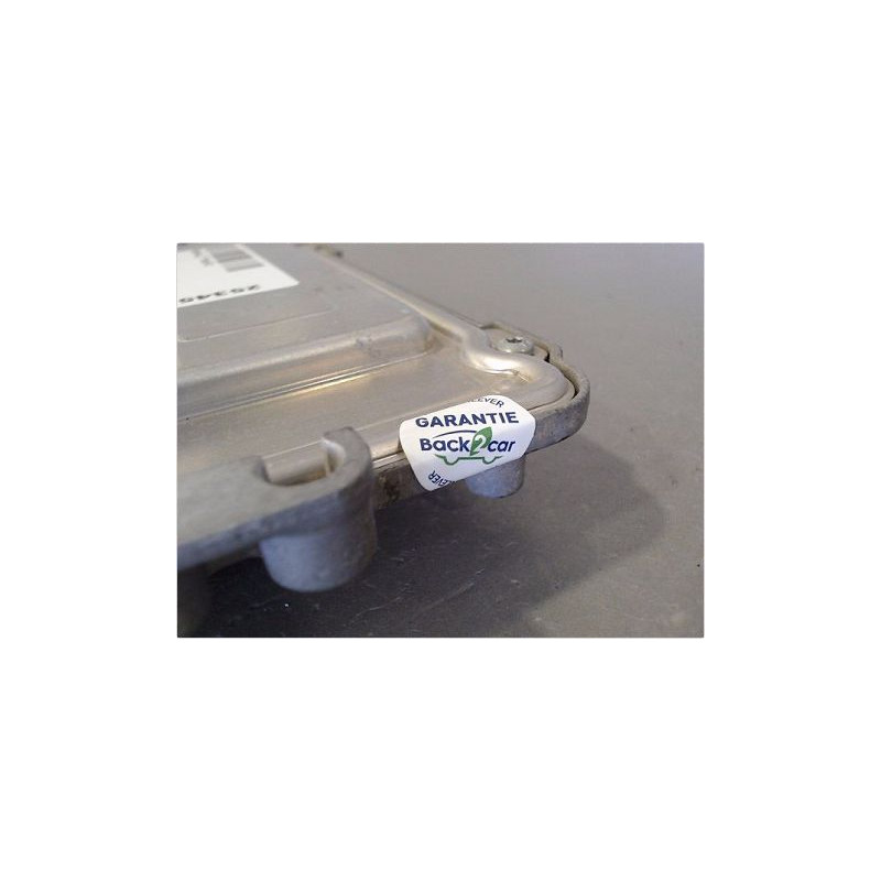 CALCULATEUR MOTEUR RENAULT TRAFIC