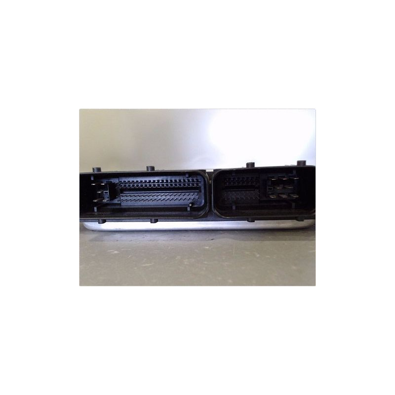 CALCULATEUR MOTEUR VOLKSWAGEN POLO