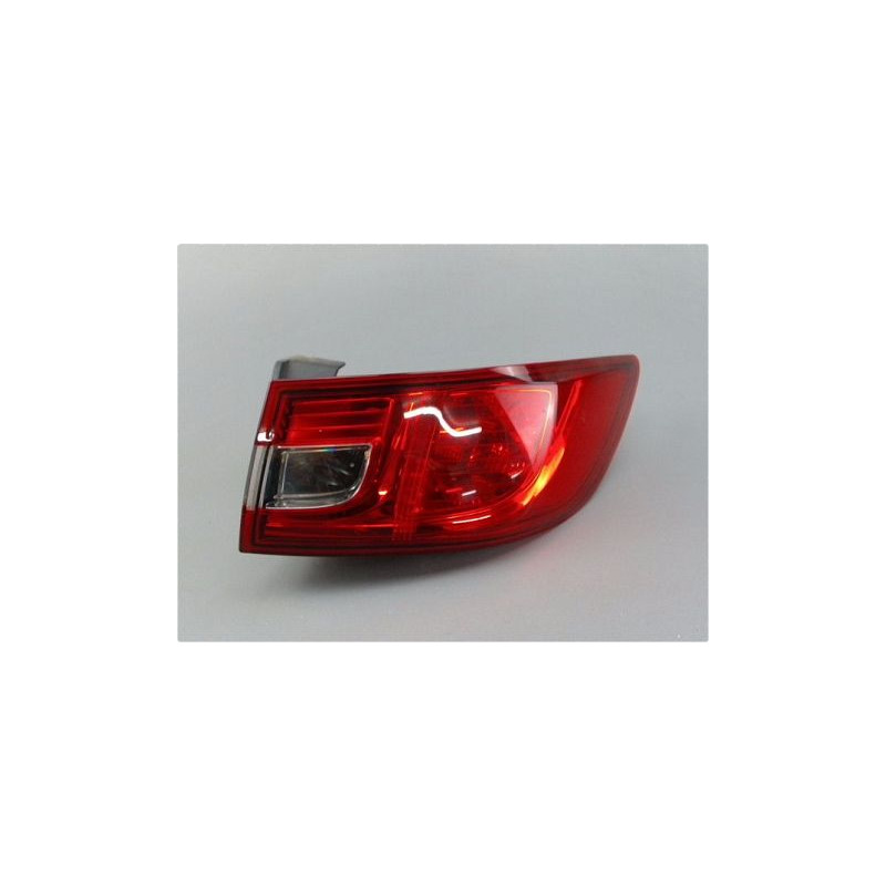 FEU ARRIERE DROIT RENAULT CLIO