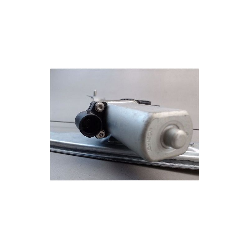 MECANISME LEVE-GLACE AVANT DROIT DACIA SANDERO