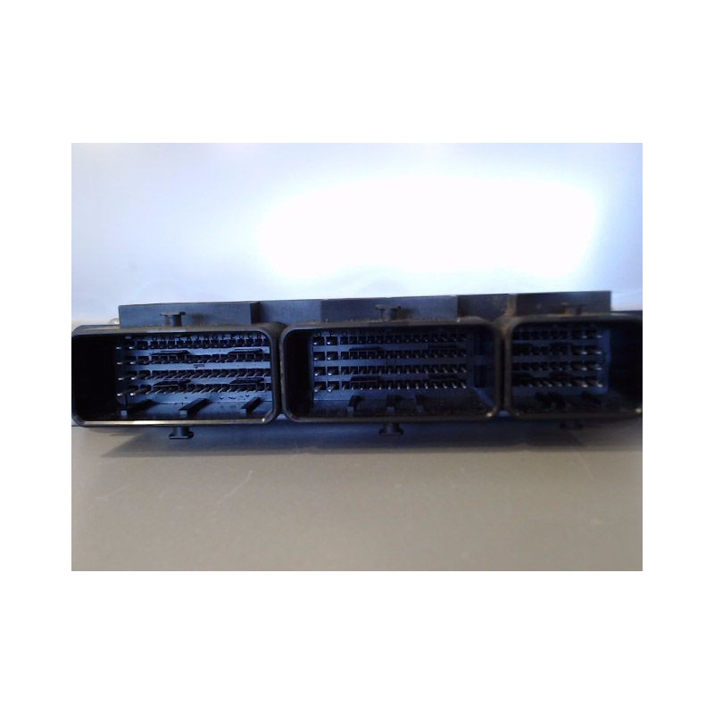 CALCULATEUR MOTEUR RENAULT MASTER